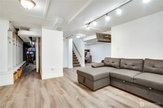 With endless possibilities, this home offers flexible spaces to suit your lifestyle—whether it's cozy relaxation, entertaining guests, or creating a dedicated work-from-home setup.