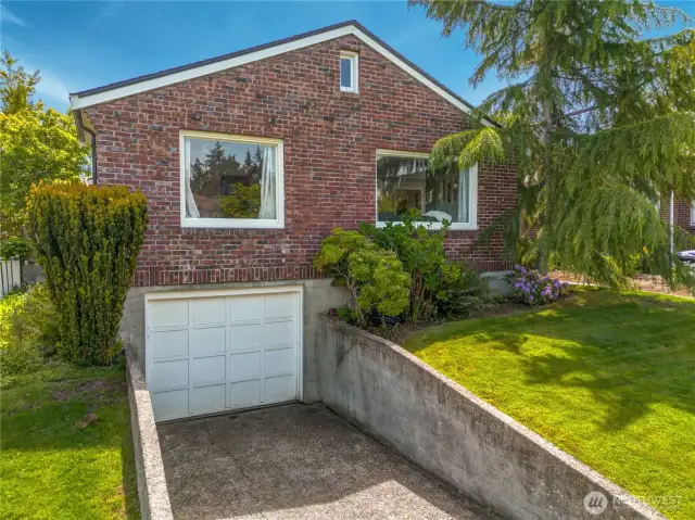 The spacious two-car tandem garage offers ample covered parking and storage, ensuring room for vehicles, gear, and more. Plus, plenty of street parking is available when needed, making hosting and daily living even easier.
