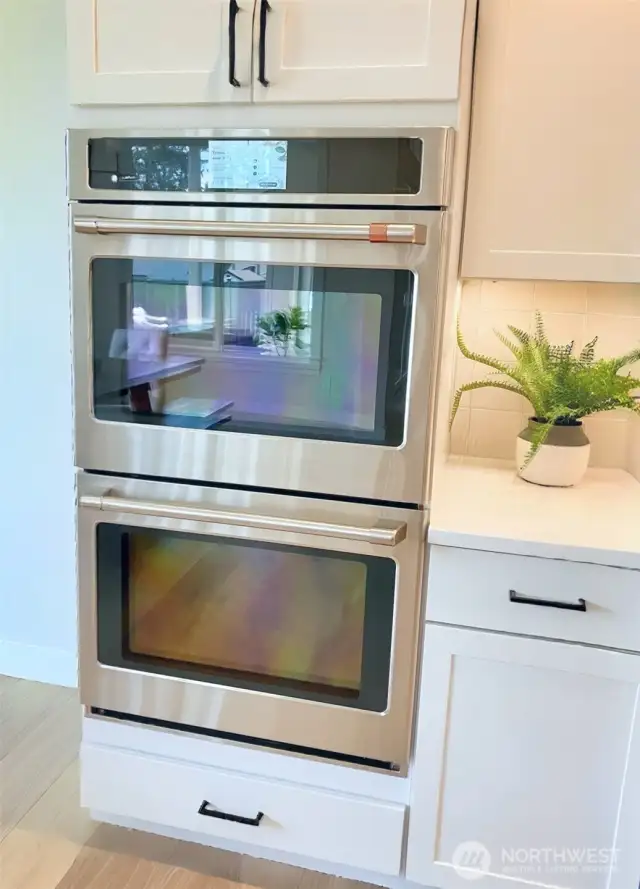 Double Stainless Steel Convection Ovens simplifies your life!