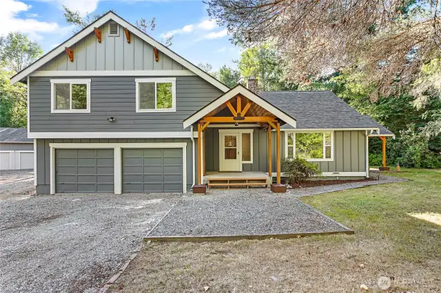 New Roof and New Siding and Paint 2020. 552 Sq ft Garage
