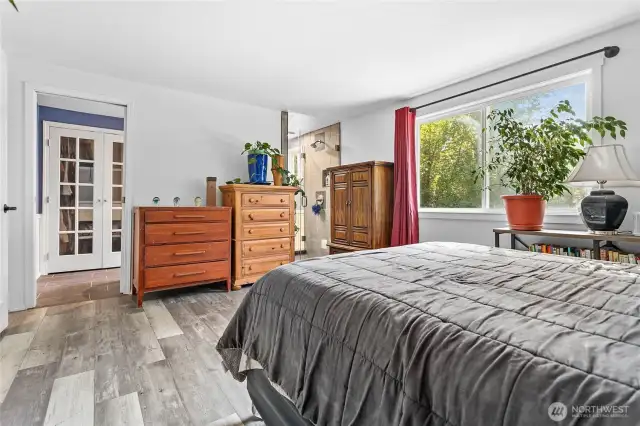 Huge owners suite with 2 sided walk in shower!