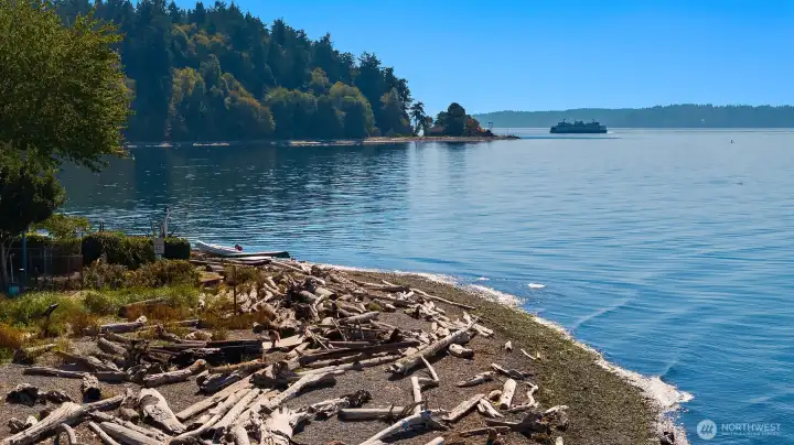 Lowman Beach with view to the south to Lincoln Park's Point Williams.