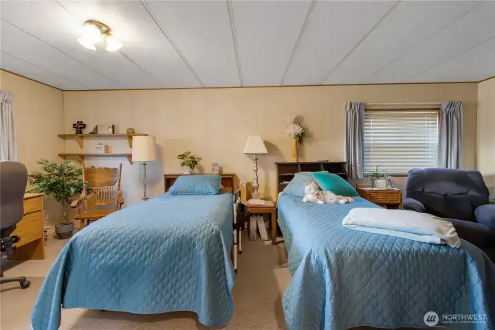 Spacious 2nd bedroom