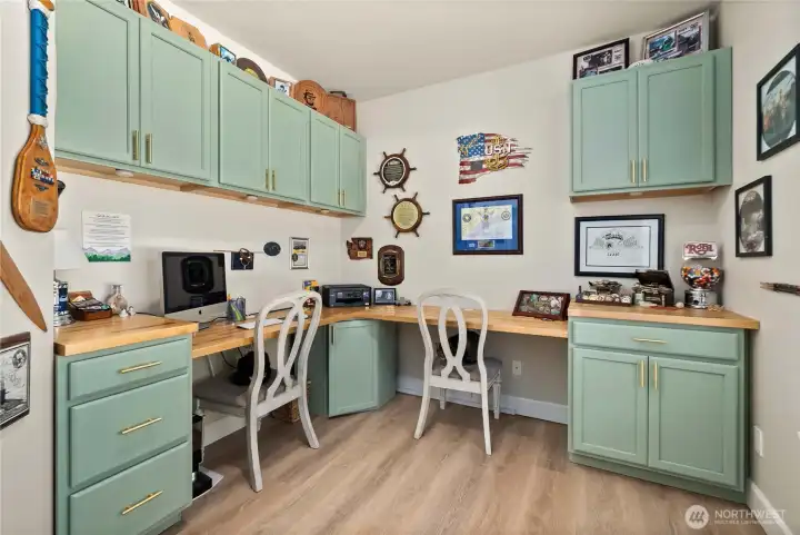 Built-in office space, perfect for those working from home, homeschooling or needing extra space for crafting hobbies.