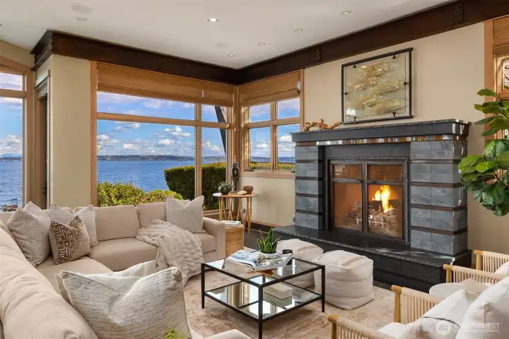 Cozy and comfortable living room.