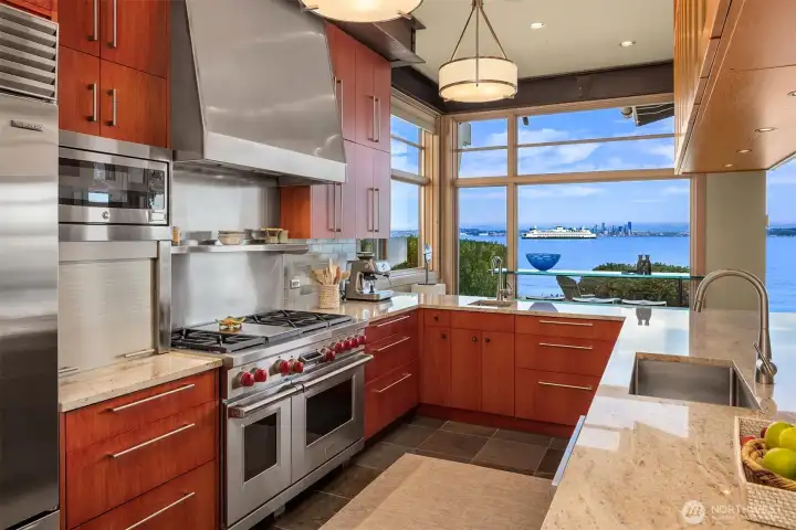 Top end appliances, lots of storage including a huge walk-in-pantry, and the views...