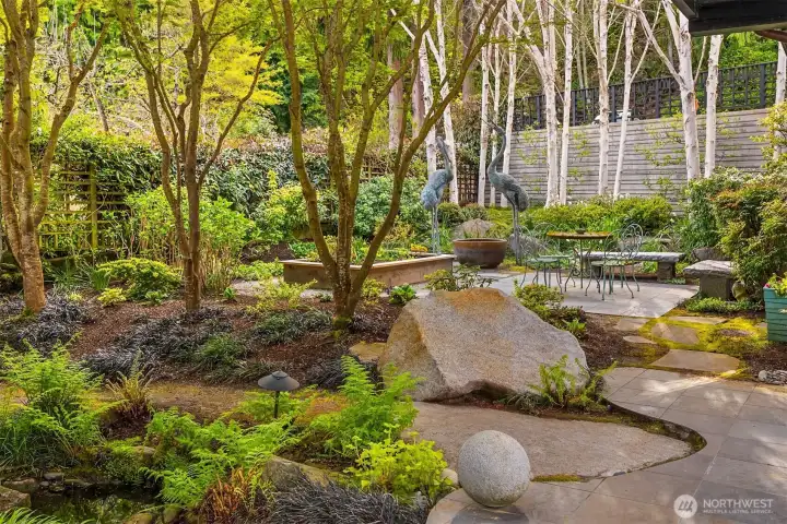 Entirely private courtyard.