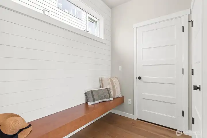 Photographs are for illustrative purposes only. Features, finishes, interior/exterior colors, landscaping and floorplan shown may vary from actual homes built