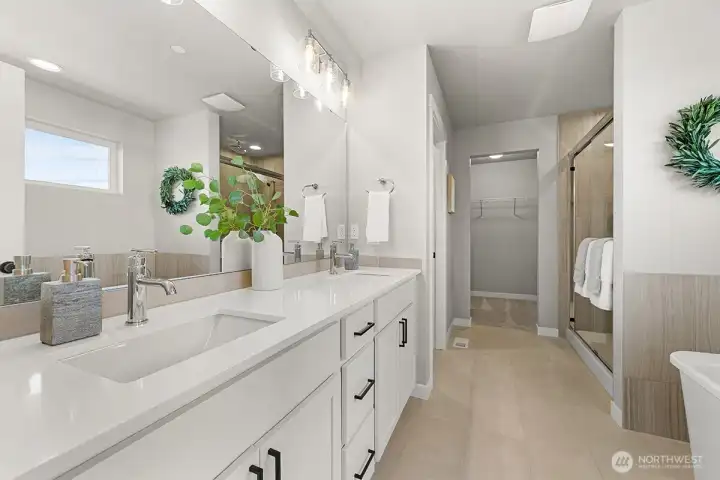 Photographs are for illustrative purposes only. Features, finishes, interior/exterior colors, landscaping and floorplan shown may vary from actual homes built