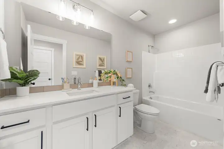 Photographs are for illustrative purposes only. Features, finishes, interior/exterior colors, landscaping and floorplan shown may vary from actual homes built