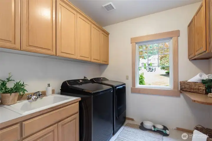 Mud/Laundry room has direct access to the garage. Mud/Laundry room has direct access to the garage.