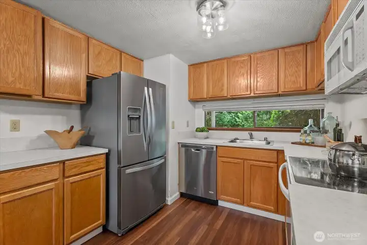 Plenty of cabinet space.