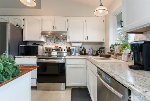 Spacious kitchen + island