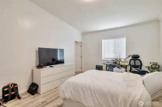 MIL primary with full bathroom