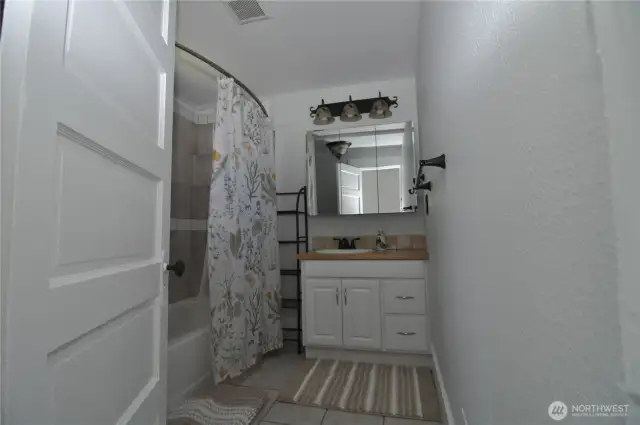 Main floor full bath.