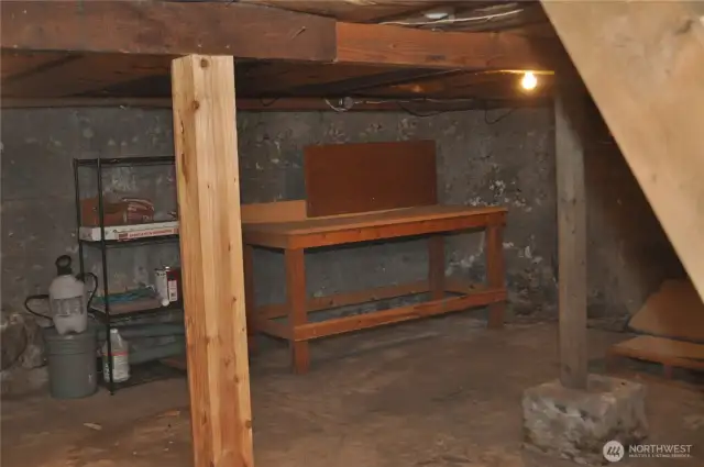 Work table for those larger projects.