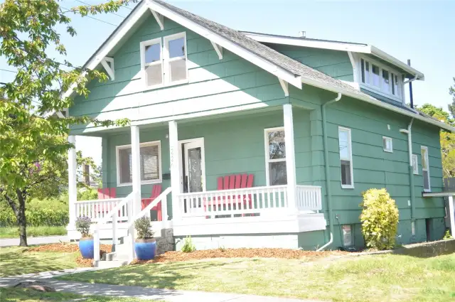 A gem of an Old Town home!