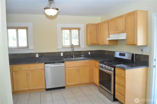 Large kitchen has lots of counter space!