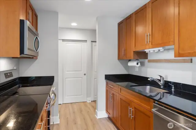 What a pretty kitchen! Bosch Dishwasher and Brand New Stove