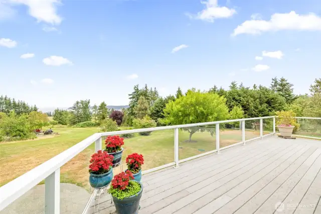 Upper deck on Southside with water view