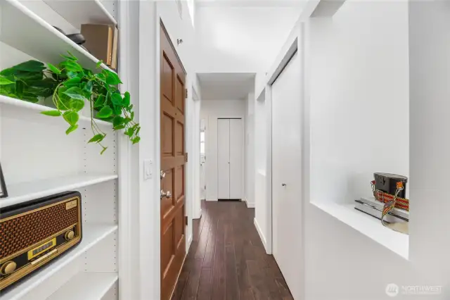 Enter into this light and bright condo.