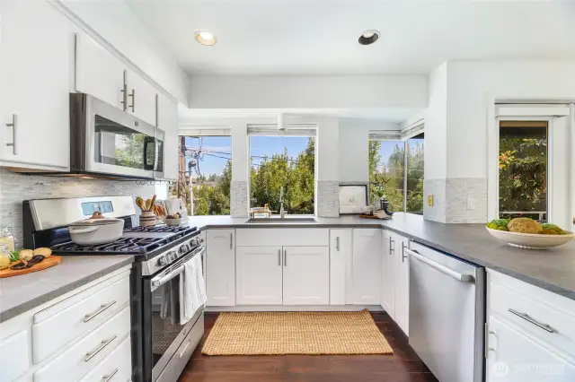 Chef's kitchen with gas cooktop. So much counterspace!
