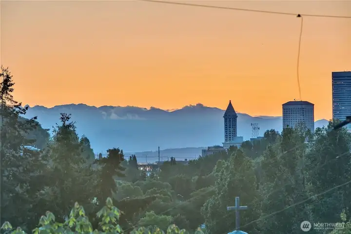 Olympic mountains can be absolutely stunning on clear days.