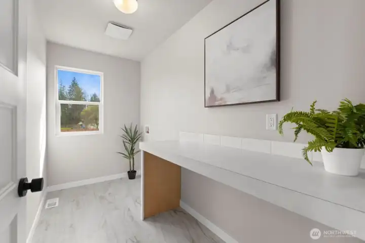 Photographs are for illustrative purposes only. Features, finishes, interior/exterior colors, landscaping and floorplan shown may vary from actual homes built.