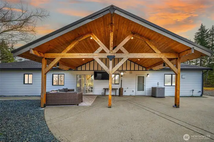 This photo has been graphically enhanced