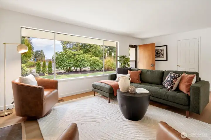 West home - 22511: This living room is spacious and perfect to host the holidays or enjoy a quiet night at home.