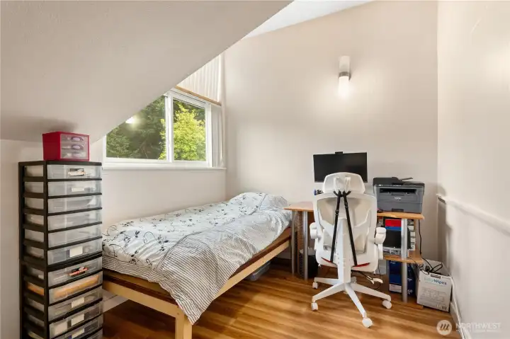 Bonus room that can be used as bedroom or homeoffice