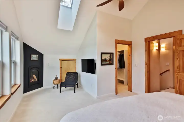 Primary bedroom sitting area and walk in closet