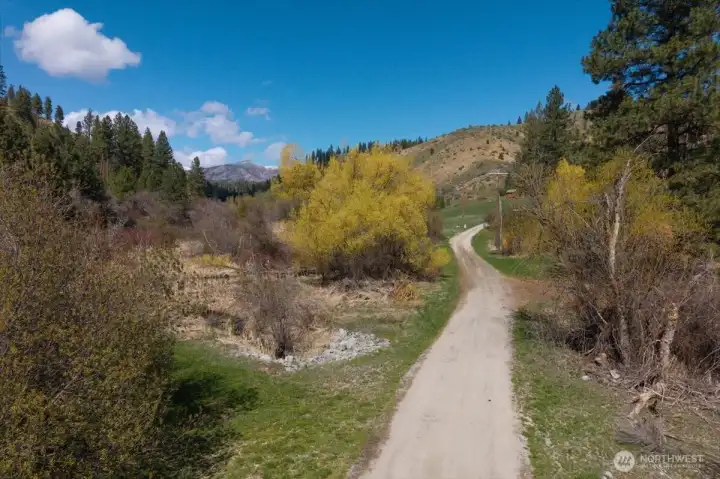 The dirt road to the property.
