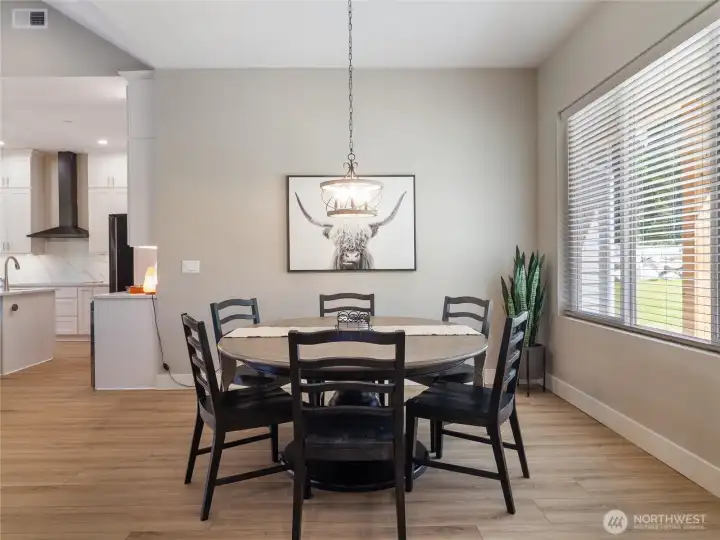 This large space for formal set downs has plenty of room to size up a table or size it down. This large space for formal set downs has plenty of room to size up a table or size it down.