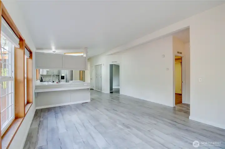 Large dining room area. Large dining room area.