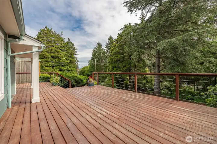 Spacious Front Deck