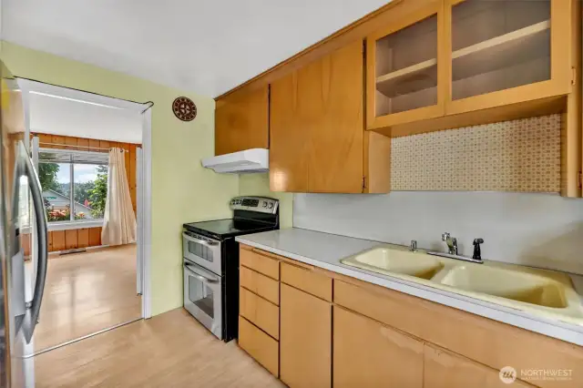lots of cabinets