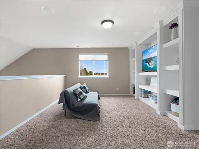 Upstairs Loft/Living Room