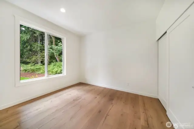 Guest bedroom.