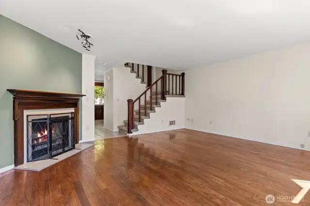Beautiful Mahogany Staircase w/ New Carpet Upstairs~