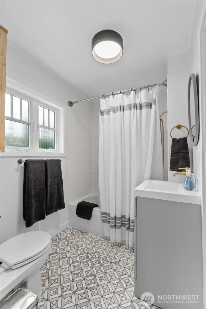 Primary ensuite bath