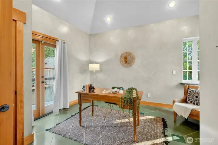 Office / Bed