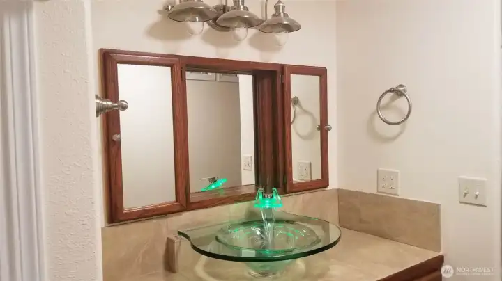 Unit 6 - Bathroom