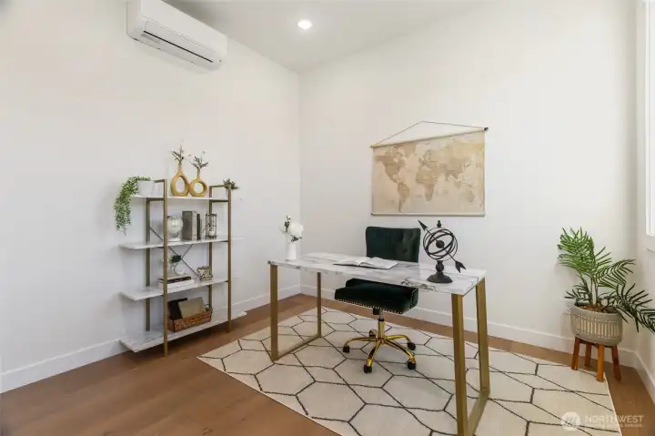 Office/Den Off of Entry ...