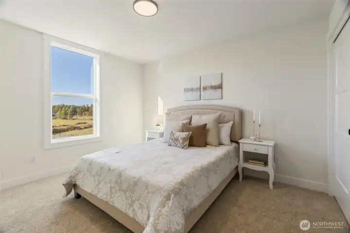 Additional Bedroom on the Upper Floor ...