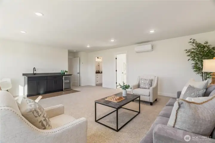 Incredible BONUS Room on the Upper Floor ...