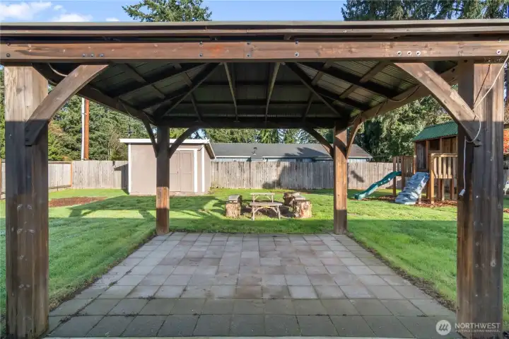 Wow your back yard is beckoning for you to come enjoy it.