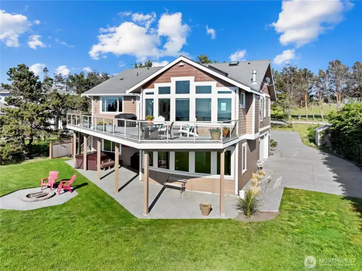 Oversized deck and patio spaces with hottub