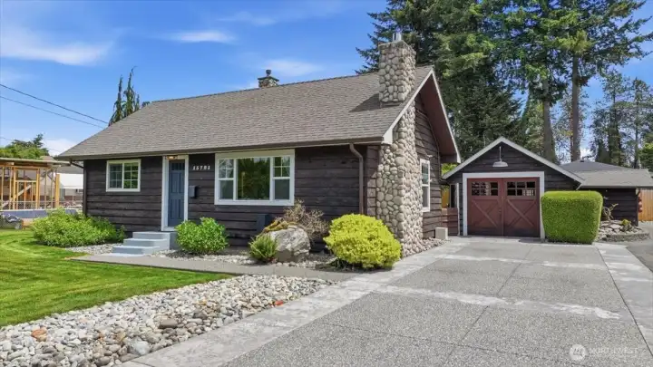 In-City Monroe Cape Cod charmer with modern updates!