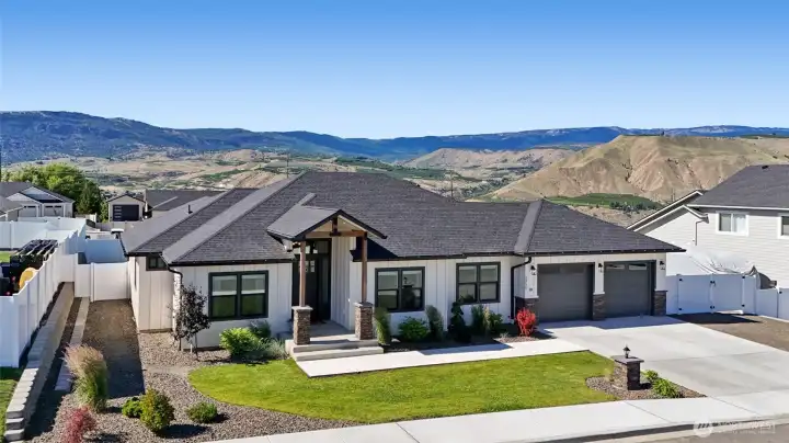 Almost 2000 SF with RV parking under 700k! Almost 2000 SF with RV parking under 700k!